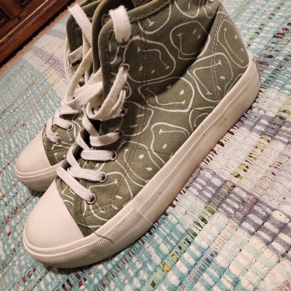 American Eagle Outfitters Olive High-Top Sneakers SIZE 8 - Picture 1 of 5